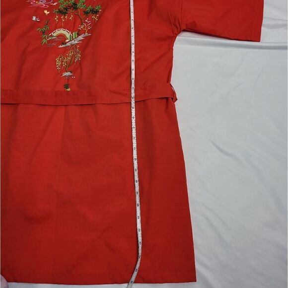 VINTAGE 70s robe red hand embroidered Chinese garden tie kimono M - Picture 9 of 10